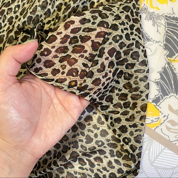 Leopard Long sleeve Blouse V neck Button down M-L - Picture 6 of 7
